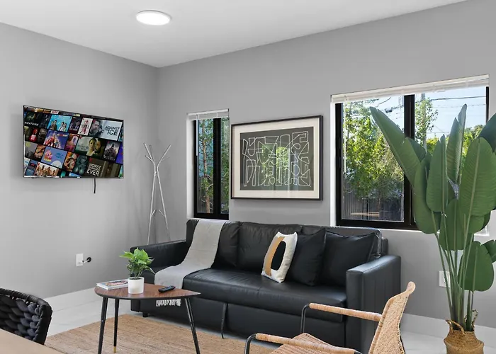 Big Miami Home W Free Parking